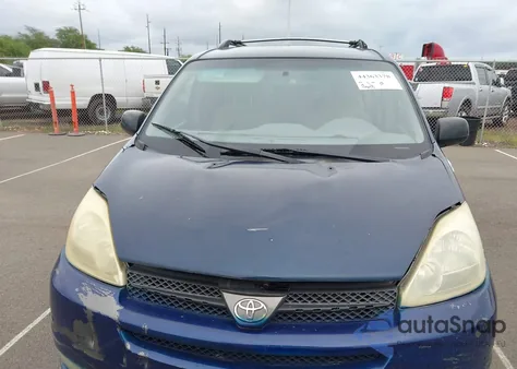 2004 Toyota Sienna Le z USA, uszkodzony, nr VIN 5TDZA23C54S194162